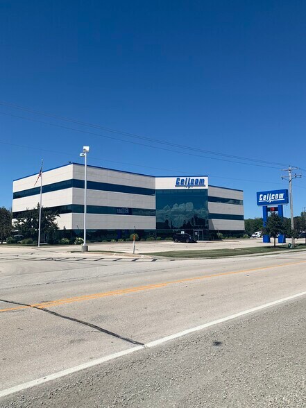 More Photos Of 1580 Mid Valley Dr, De Pere Office For Sale