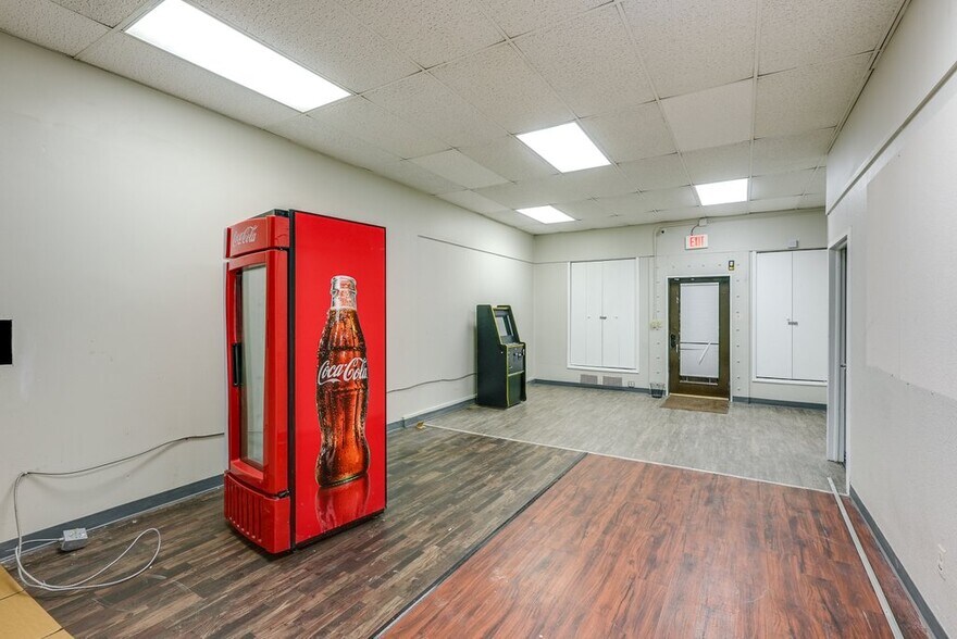 More Photos Of 1215 Kenmore Blvd, Akron Freestanding For Sale