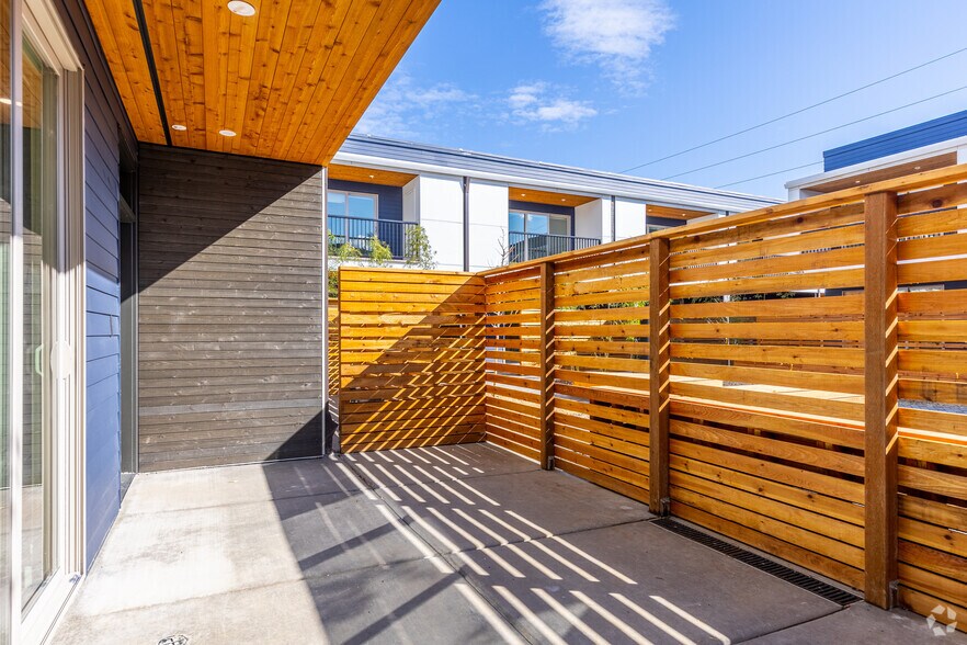 More Photos Of 5115 E Burnside St, Portland Apartments For Sale