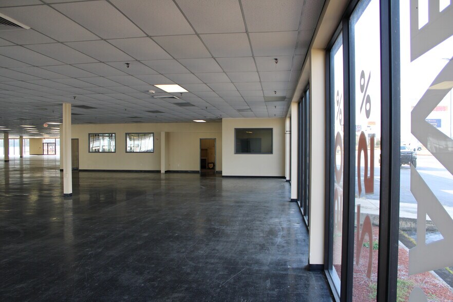 More Photos Of 2086 Paul Walsh Dr, Macon-Bibb Auto Dealership For Lease