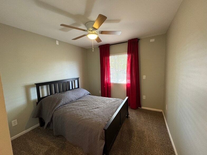 More Photos Of 2423 W Campbell Ave, Phoenix Warehouse For Sale