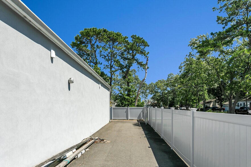 More Photos Of 431 Mantoloking Rd, Brick Storefront Retail Office For Sale