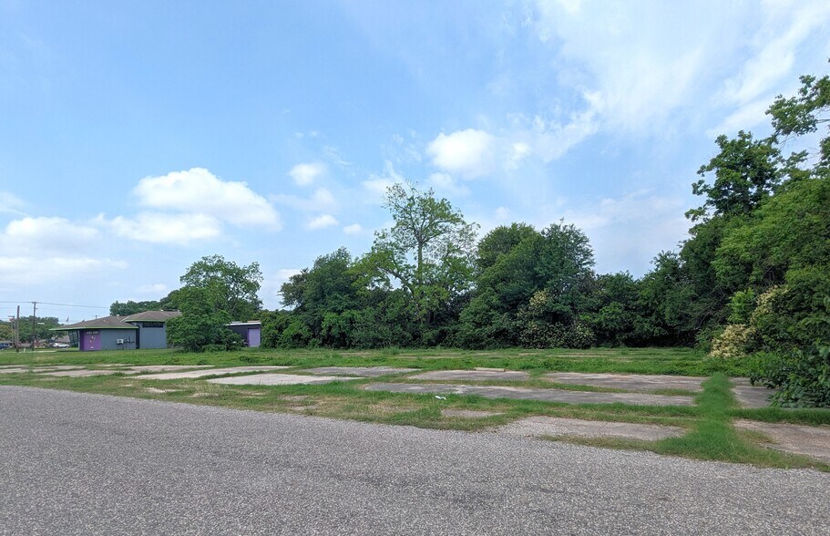 More Photos Of 6131 Jefferson Blvd, Groves Land For Sale