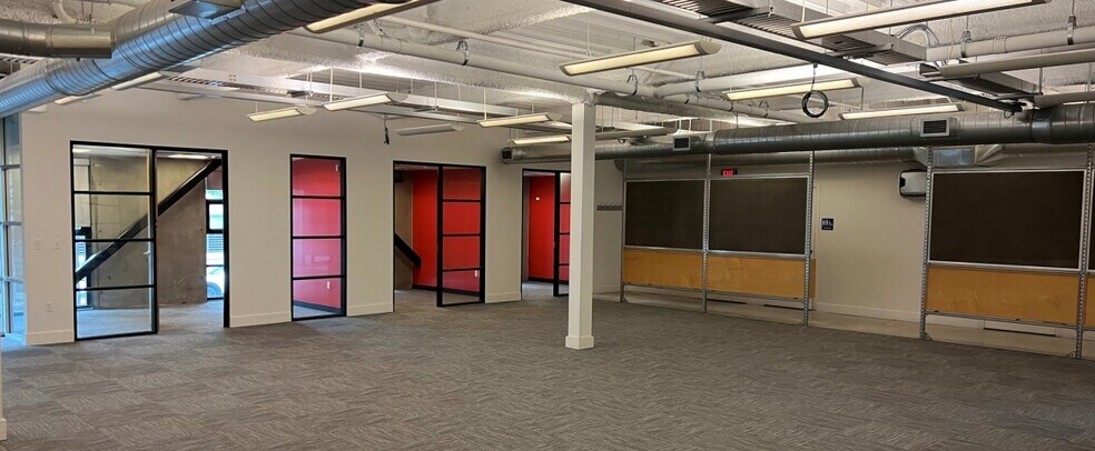 More Photos Of 6550 Vallejo St, Emeryville Research And Development For Lease