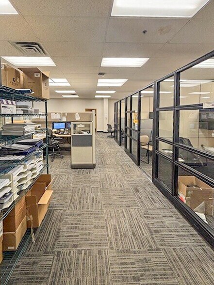 More Photos Of N88 W13901 Main St, Menomonee Falls Service For Lease