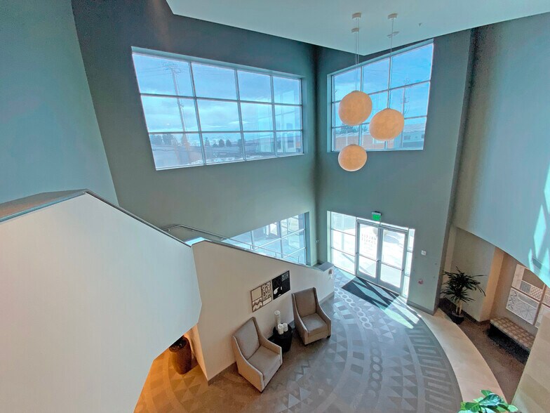 More Photos Of 16719 Schoenborn St, North Hills Warehouse For Lease