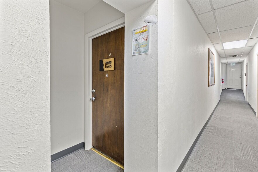 More Photos Of 320 Main St, Longmont General Retail For Lease