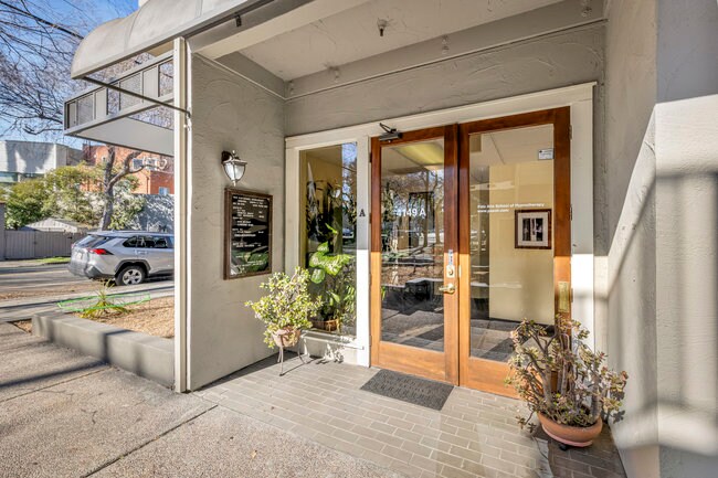 More Photos Of 4149 El Camino Way, Palo Alto Office For Sale