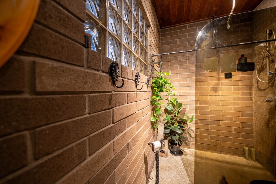 More Photos Of 1109 Grand Ave, Phoenix Storefront For Sale