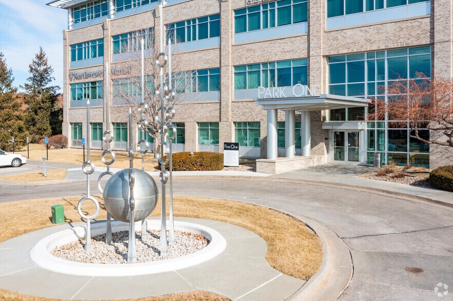 More Photos Of 2900 S 70th St, Lincoln Office For Sale