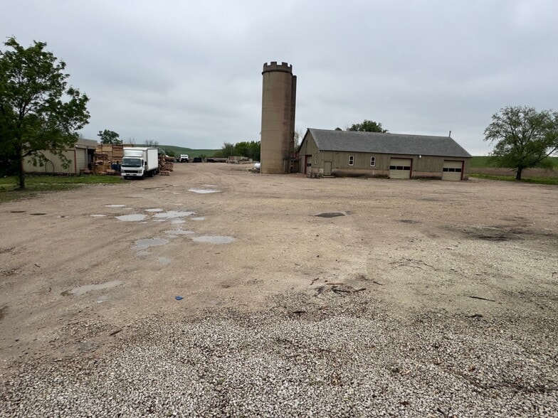 More Photos Of 1103 Fabyan Pkwy, Geneva Manufacturing For Lease