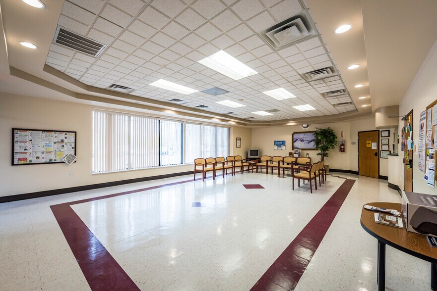 More Photos Of 517 3rd Ave, Chesapeake Medical For Sale