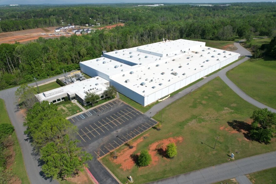Primary Photo Of 790 Reeves St, Spartanburg Manufacturing For Sale