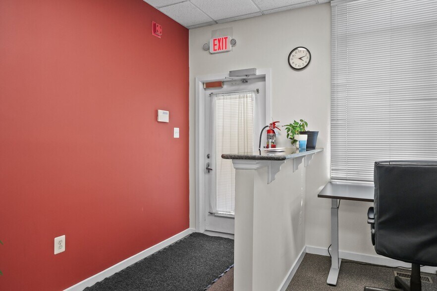 More Photos Of 105 Corporate Dr E, Langhorne Office For Sale