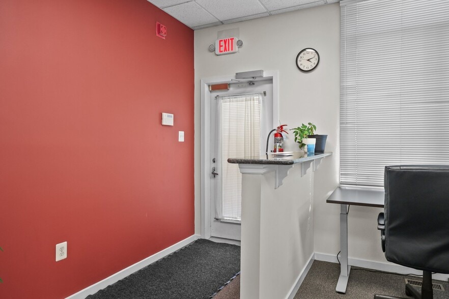 More Photos Of 105 Corporate Dr E, Langhorne Office For Sale