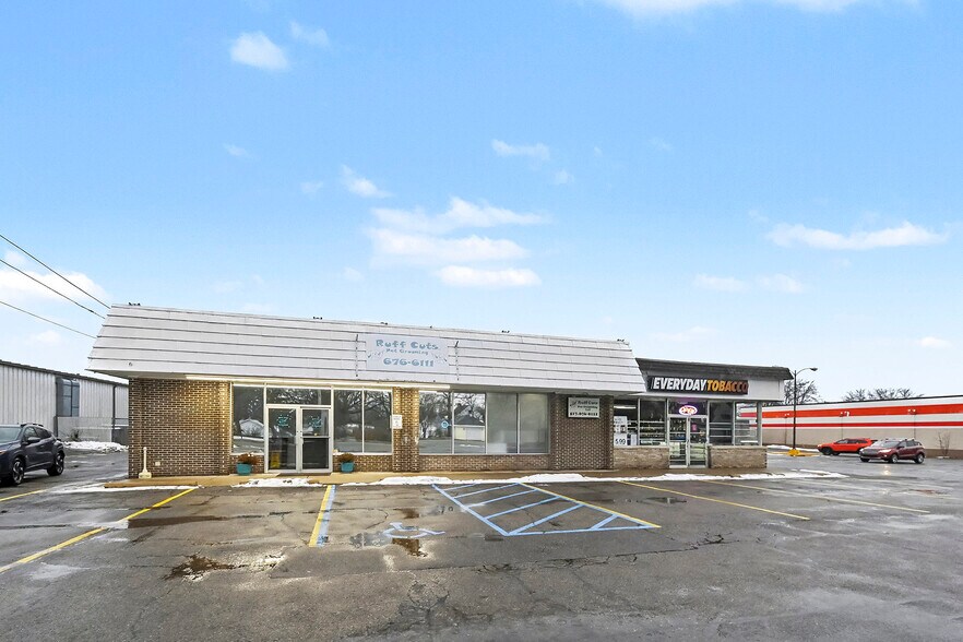 More Photos Of 306 S Cedar St, Mason Freestanding For Lease