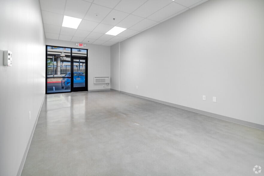 More Photos Of 7001 W. I-10, San Antonio Office For Lease