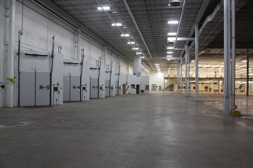 More Photos Of 6401 8th Ave, Saint Cloud Manufacturing For Lease
