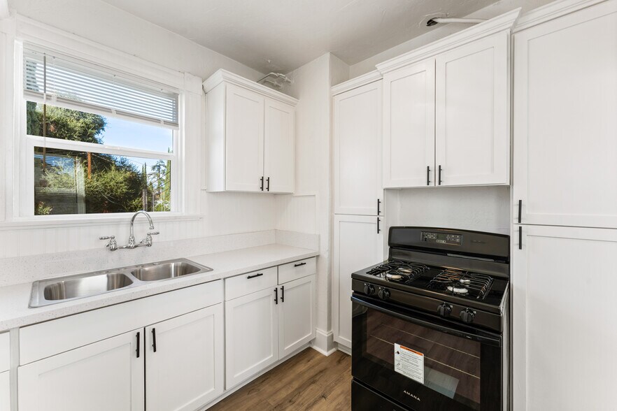 More Photos Of 120 Olive Ave, Redlands Apartments For Sale