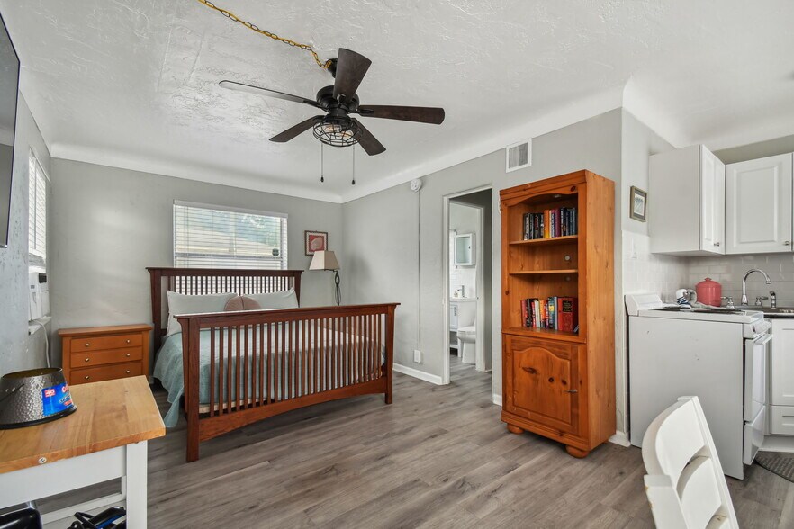 More Photos Of 779 9th Ave N, Saint Petersburg Apartments For Sale