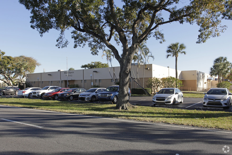 Primary Photo Of 2800 Gateway Dr, Pompano Beach Manufacturing For Lease