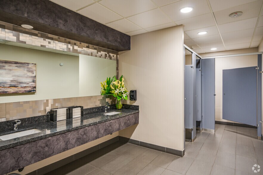 More Photos Of 13430 N Scottsdale Rd, Scottsdale Office For Lease