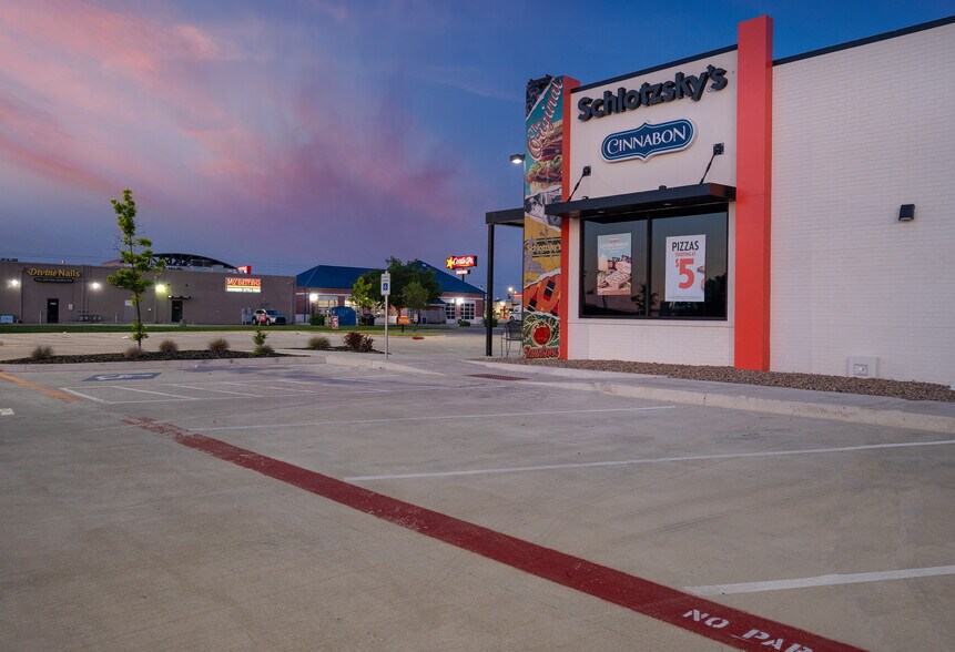 More Photos Of 627 SW 19th St, Moore Fast Food For Sale