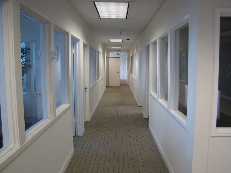 More Photos Of 828 Airport Blvd, Burlingame Research And Development For Lease