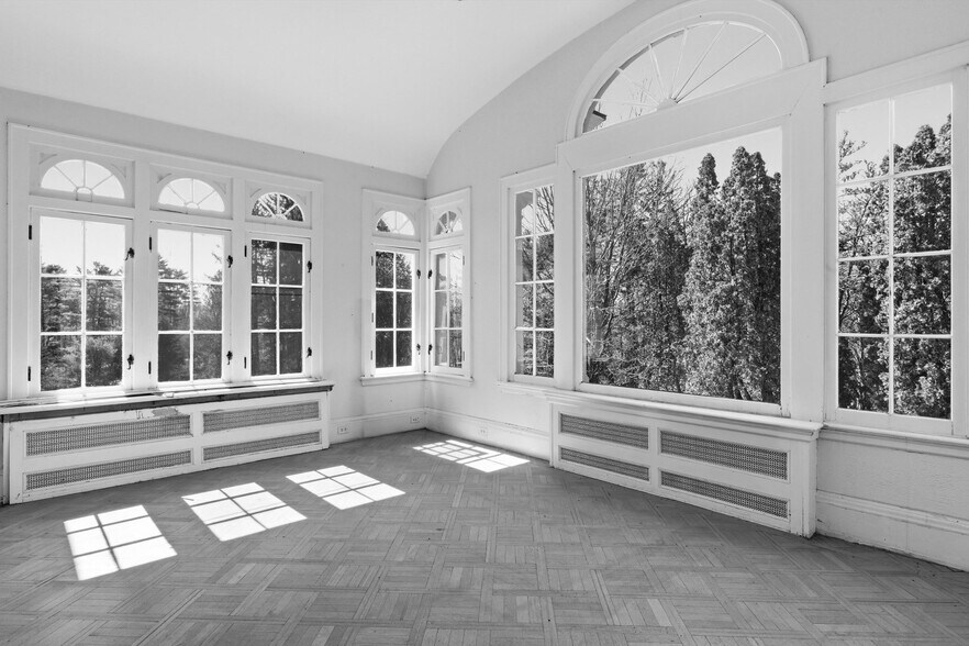 More Photos Of 2255 Ballston Ave, Saratoga Springs Restaurant For Sale