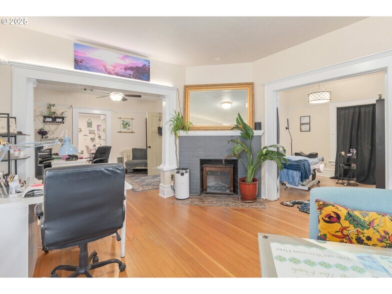 More Photos Of 1492 Pearl St, Eugene Office For Sale