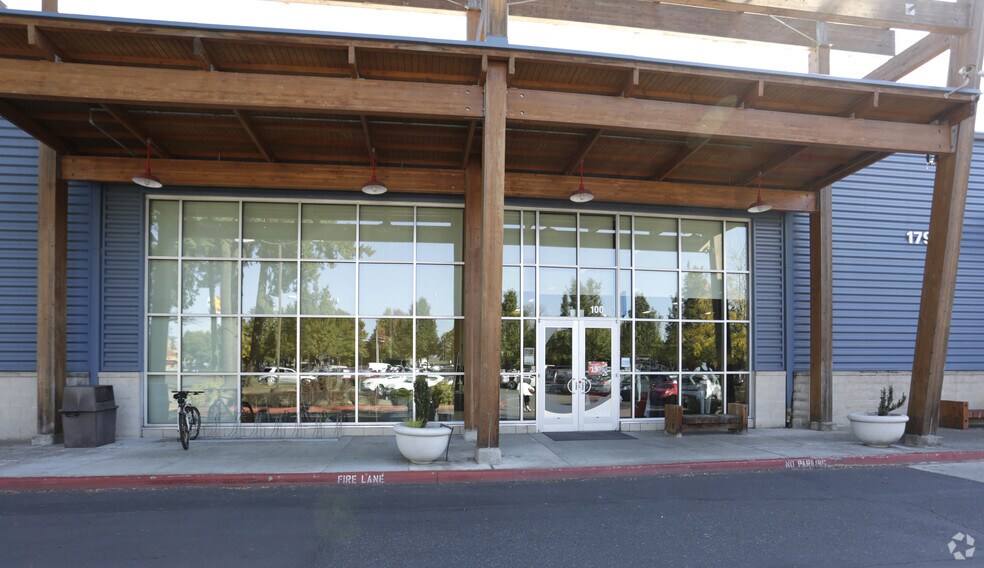 More Photos Of 17942 SW Mcewan Rd, Portland General Retail For Sale