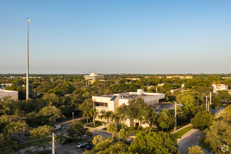 More Photos Of 350 N Pine Island Rd, Plantation Medical For Lease