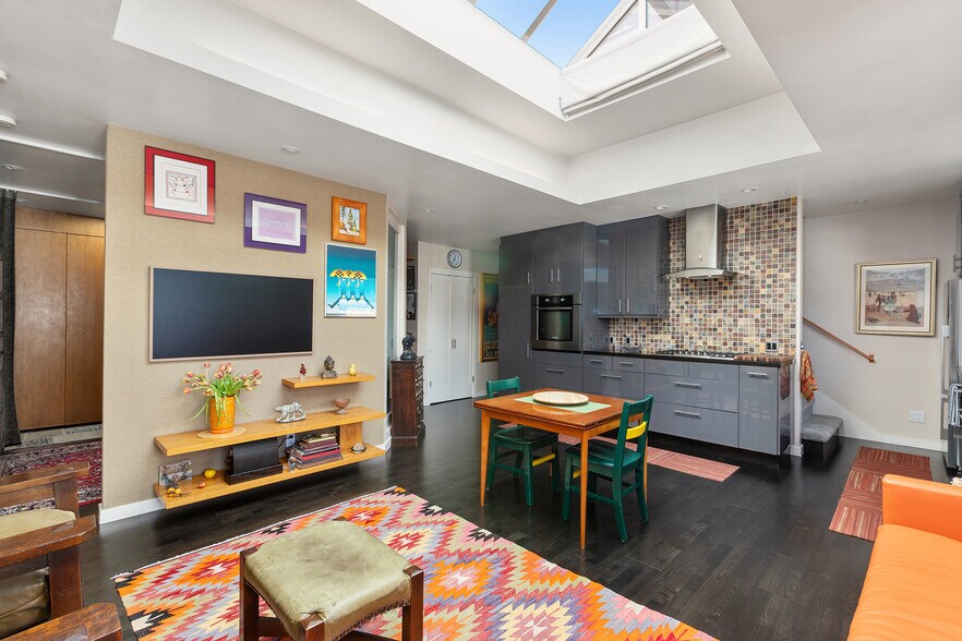 More Photos Of 67-71 Haight St, San Francisco General Retail For Sale