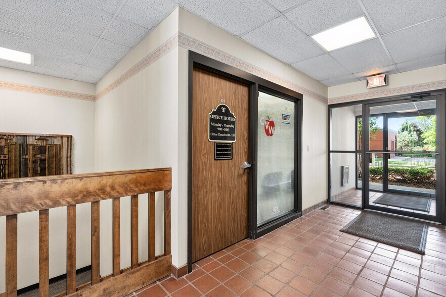 More Photos Of 822-826 S Hastings Way, Eau Claire Medical For Sale