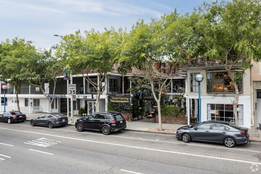 More Photos Of 8543-8555 Santa Monica Blvd, West Hollywood Storefront Retail Office For Lease