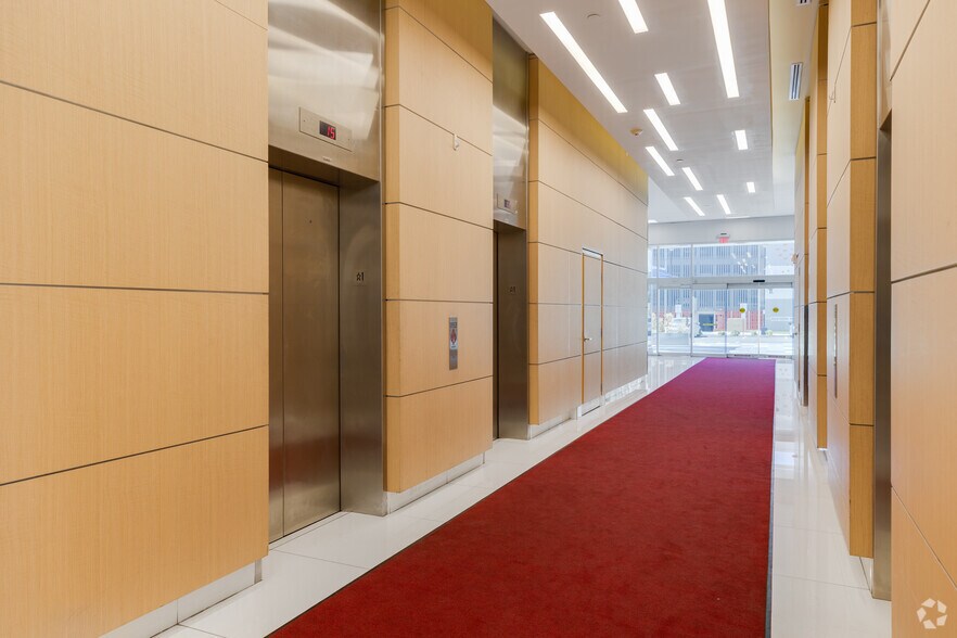More Photos Of 3030 N Central Ave, Phoenix Office For Sale
