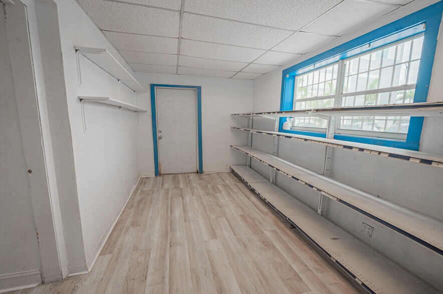 More Photos Of 809-813 NW 1st St, Fort Lauderdale Service For Lease