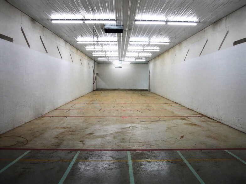 More Photos Of 311 W St. John St, Litchfield Sports And Entertainment For Sale