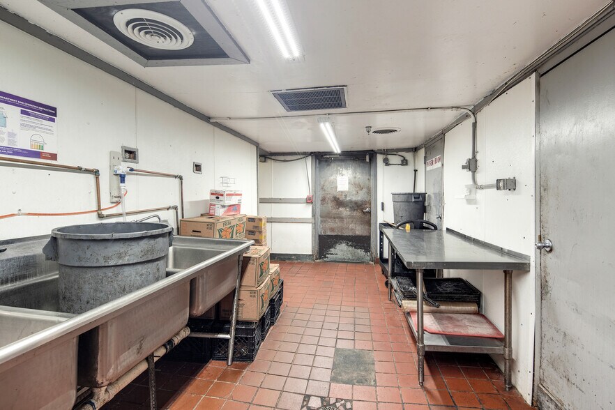 More Photos Of 1226 Main St, Southaven Restaurant For Sale