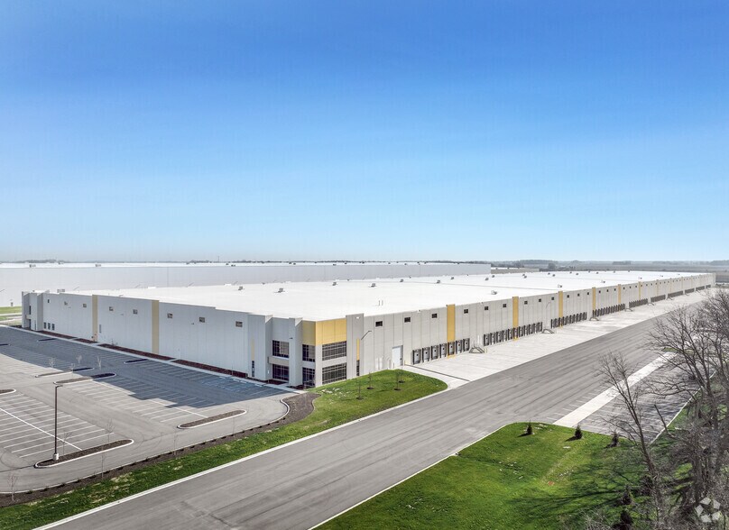 More Photos Of 5625 Enterprise Dr, McCordsville Industrial For Lease