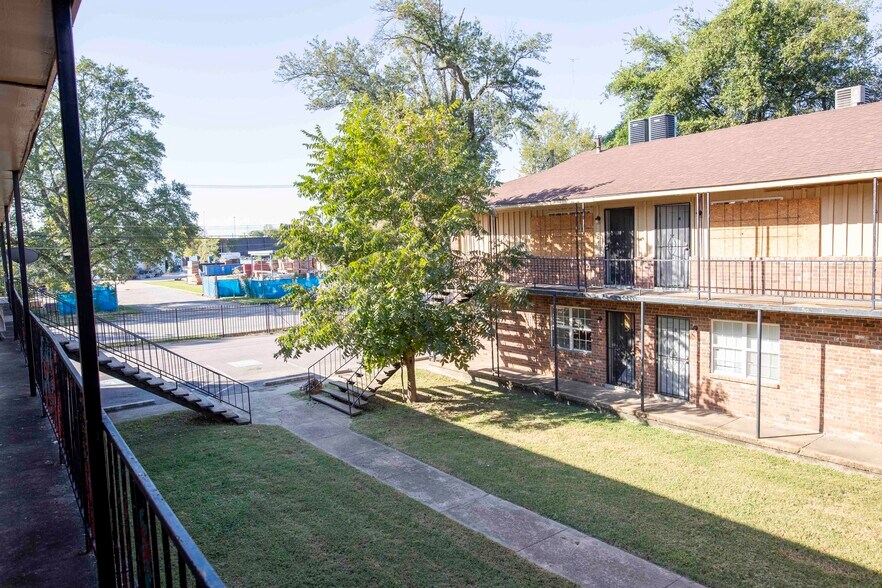 More Photos Of 1716 DuPont Ave, Memphis Apartments For Sale