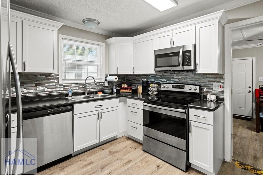 More Photos Of 131 Macarthur Dr, Hinesville Office Residential For Sale