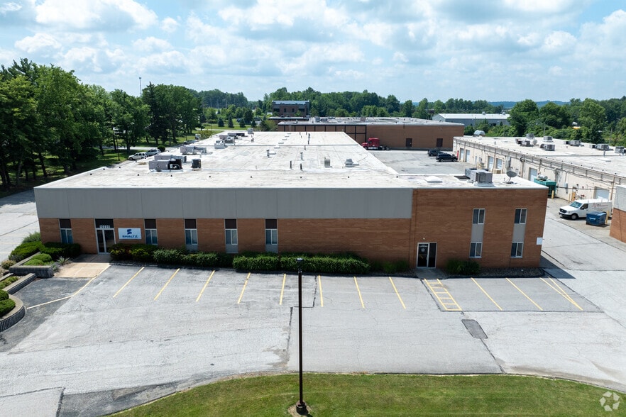 More Photos Of 10200-10280 Brecksville Rd, Brecksville Warehouse For Lease