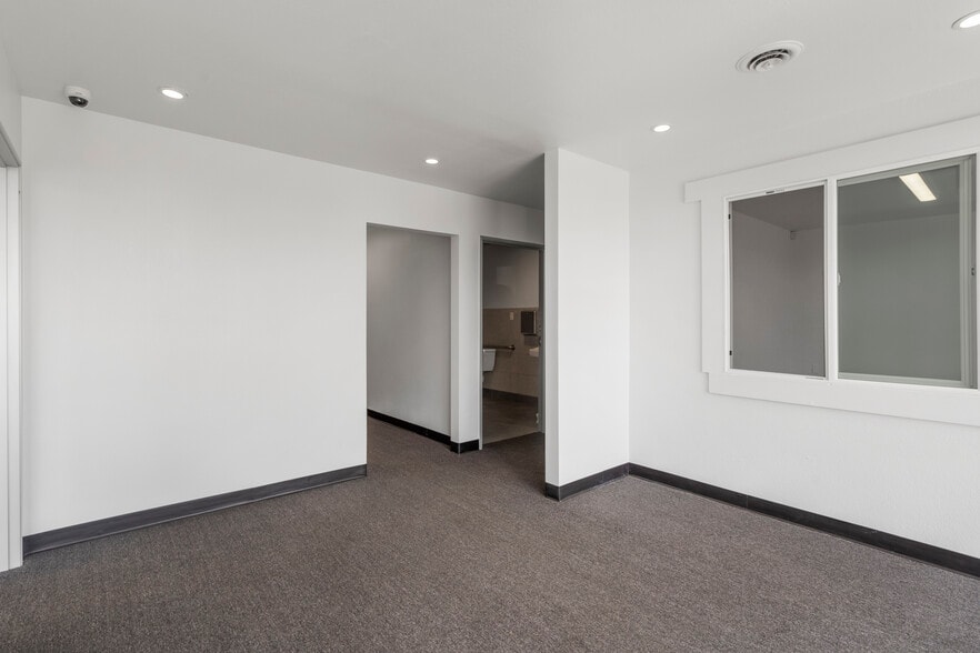 More Photos Of 2505 Amaral Ct, Hayward Warehouse For Sale