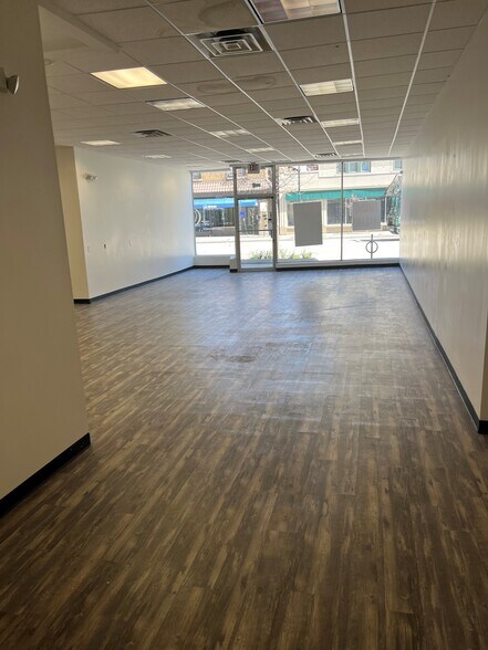 More Photos Of 4001-4015 N Oakland Ave, Milwaukee Apartments For Lease