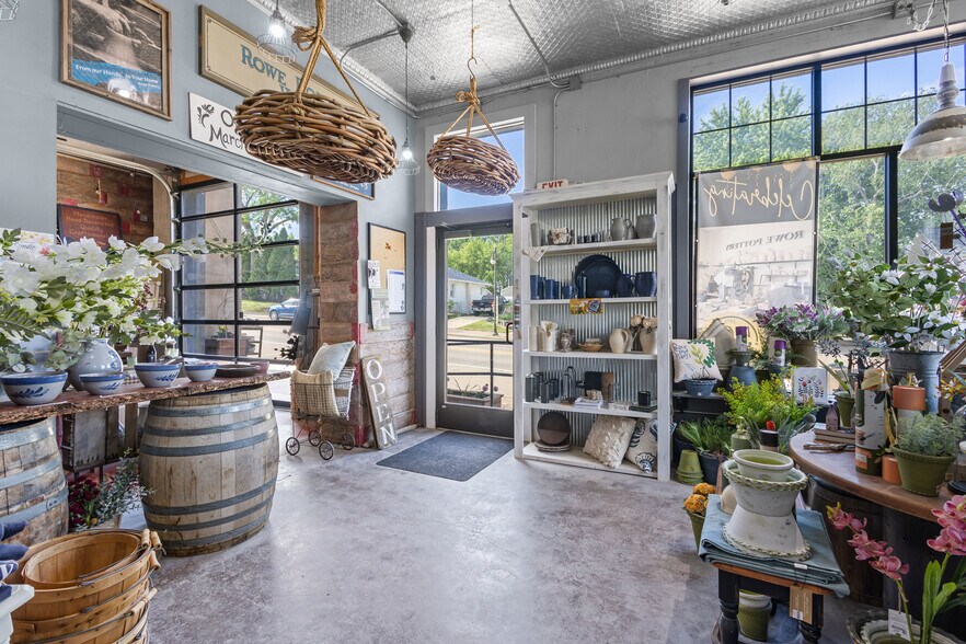 More Photos Of 108-110 E Main St, Cambridge Storefront For Sale