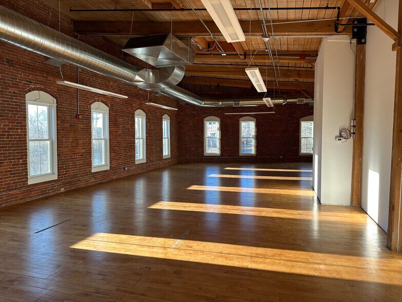 Primary Photo Of 77 Elm St, Amesbury Loft Creative Space For Lease