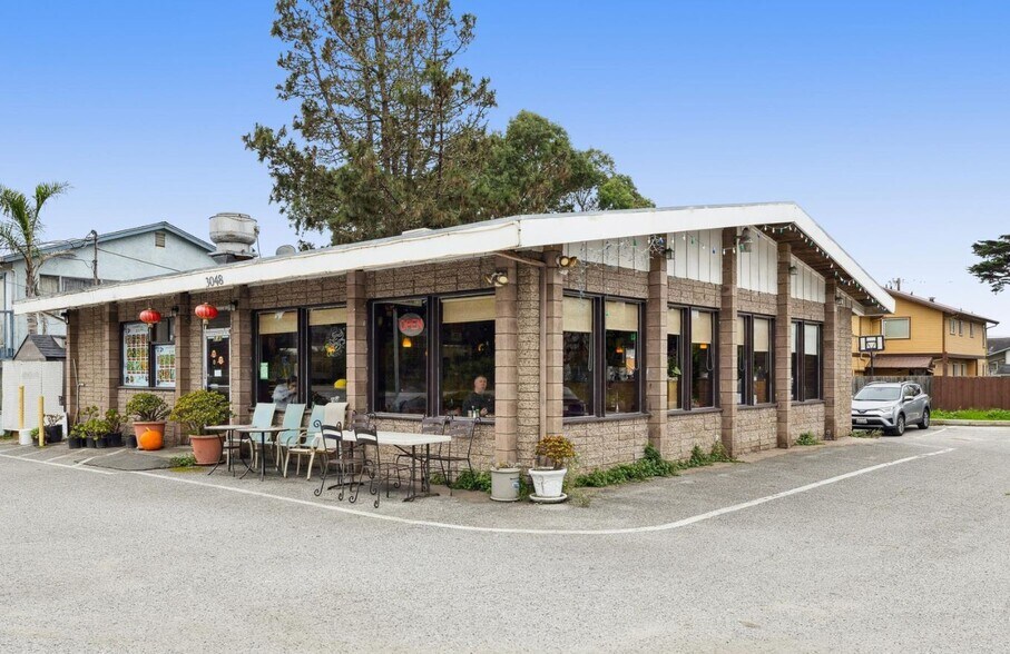 More Photos Of 3048 N Cabrillo Hwy, Half Moon Bay Restaurant For Sale