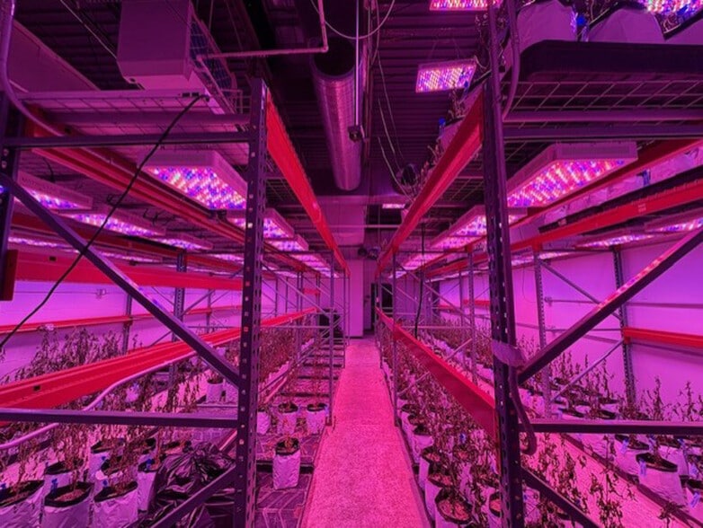 More Photos Of 3899 Quentin St, Denver Warehouse For Sale