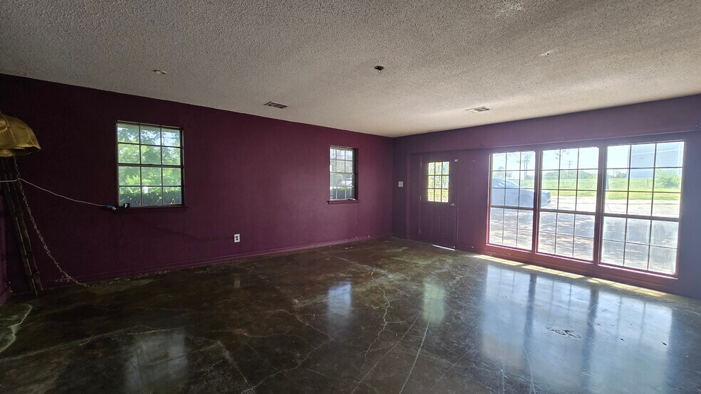 More Photos Of 7905 Liberty Grove Rd, Rowlett Office For Lease